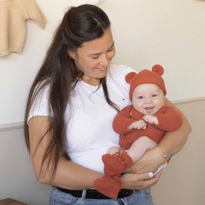 Bonnet de naissance Ours en maille Terracotta (0-1 mois) (Trois Kilos Sept) - Image 2