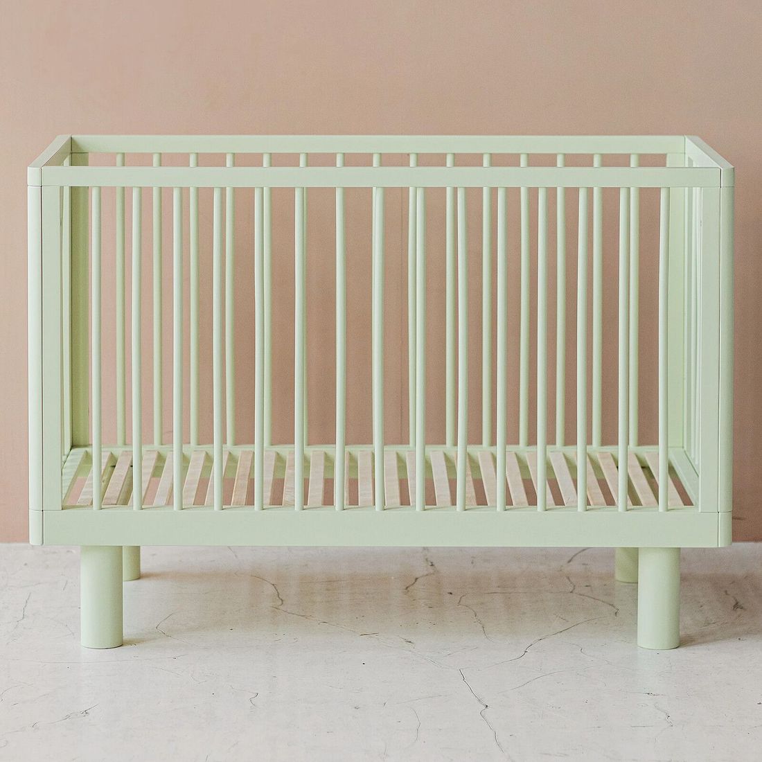 Lit Bébé Evolutif Nox Pistache - 60 x 120 cm (Karl & Fric) - Image 1