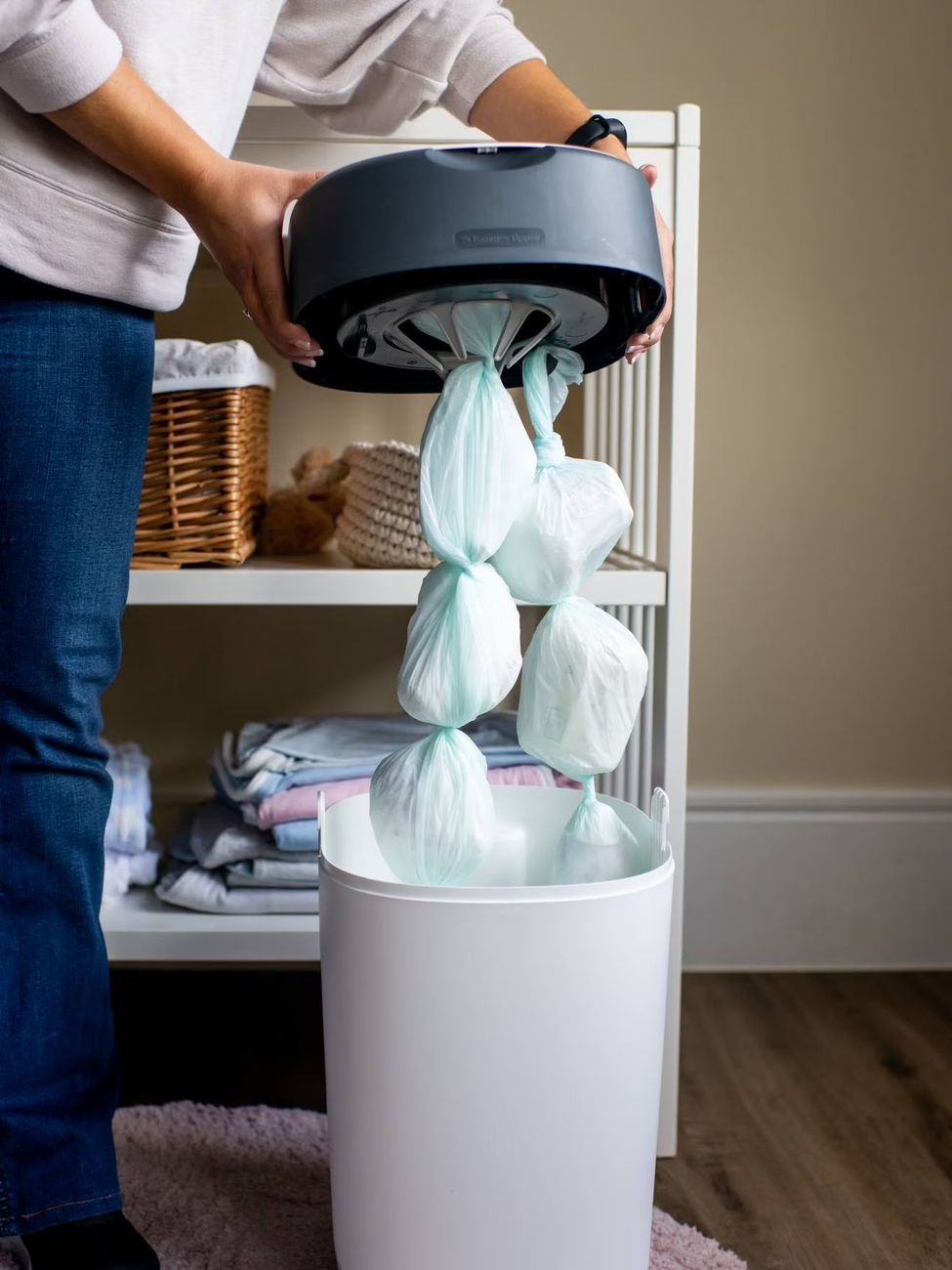 Lot de 12 recharges pour poubelles à couches Tec et Twist & Click Sangenic en plastique recyclé gris (Tommee Tippee) - Image 1