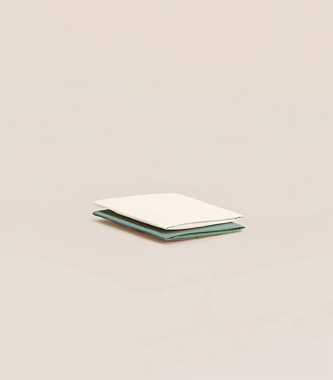 Lot de 2 draps housse bébé 60x120 cm - Percale de coton - Beige et vert - Doux et résistant - Confectionné au Portugal - Tediber (Tediber) - Couverture