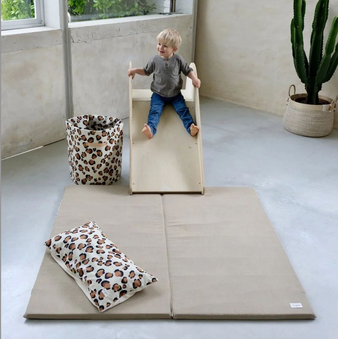 Tapis de vie Olive (Mezamé Paris) - Image 1