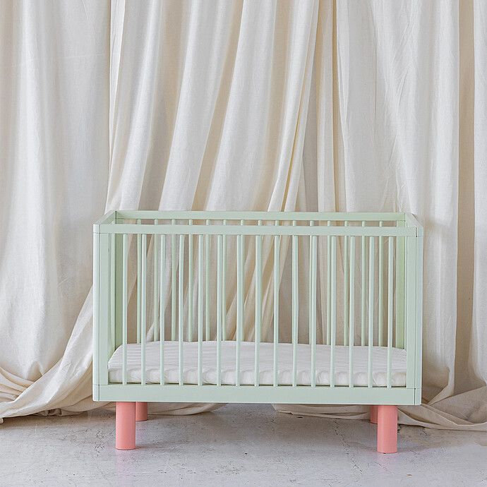 Lit Bébé Evolutif Nox Pistache et Rose - 60 x 120 cm (Karl & Fric) - Image 1
