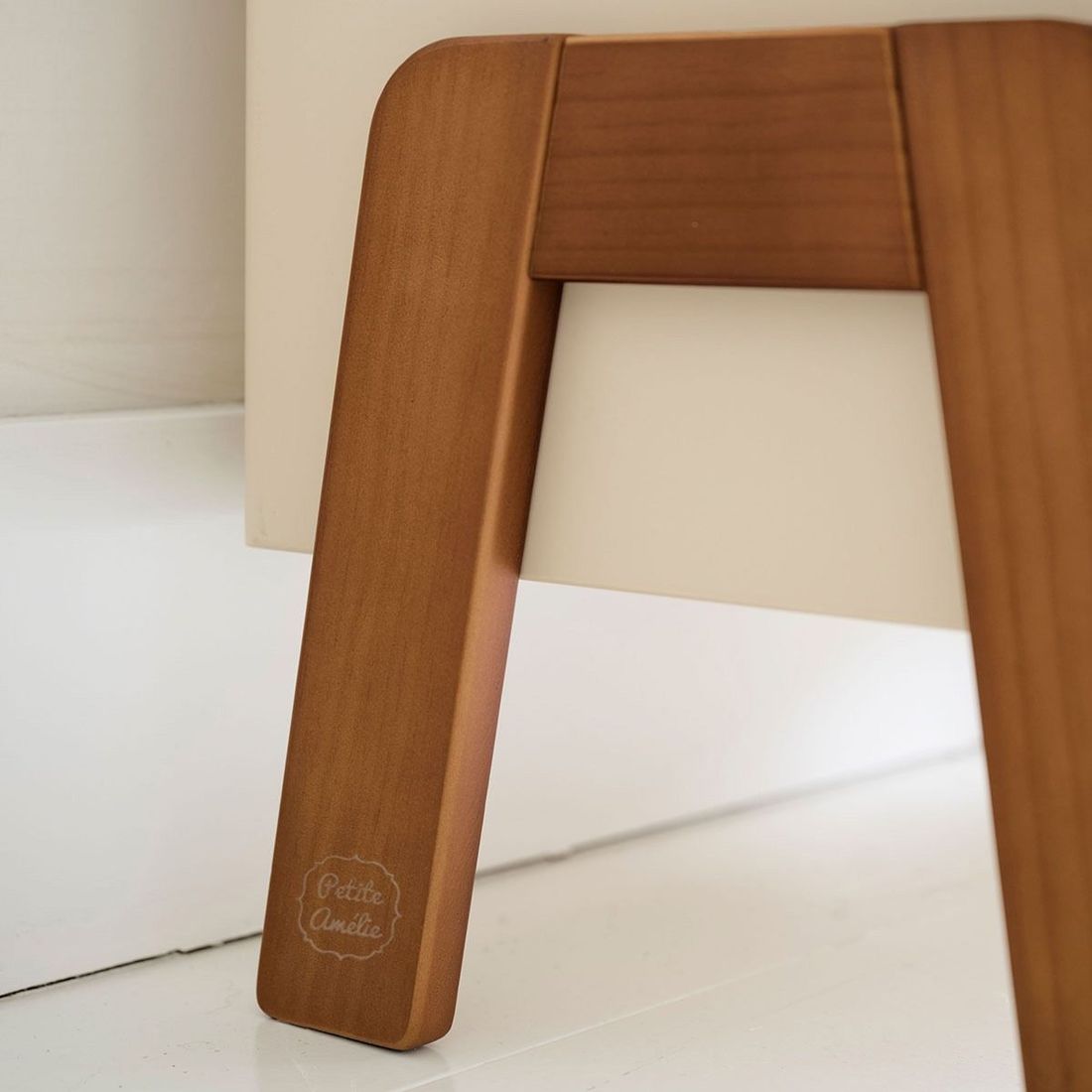 Petite Amélie | Bac à livres enfant Lune | MDF et pin massif | Beige | Rangement chambre et salle de jeux avec compartiments pour jouets et livres (Petite Amélie) - Image 6