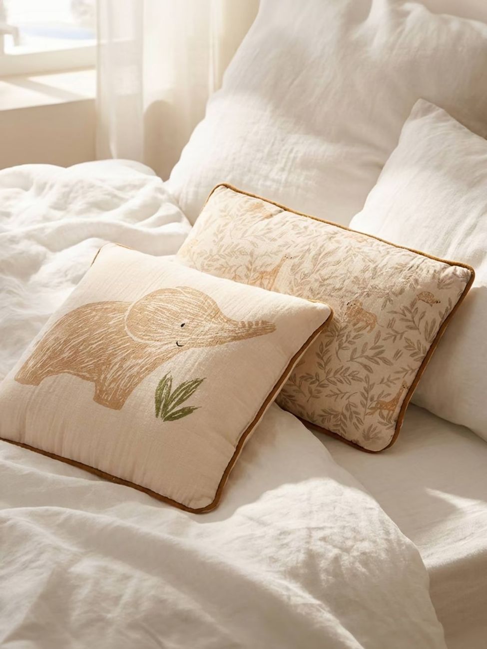 Lot 2 coussins BABYLON en gaze de coton beige (Vertbaudet) - Couverture