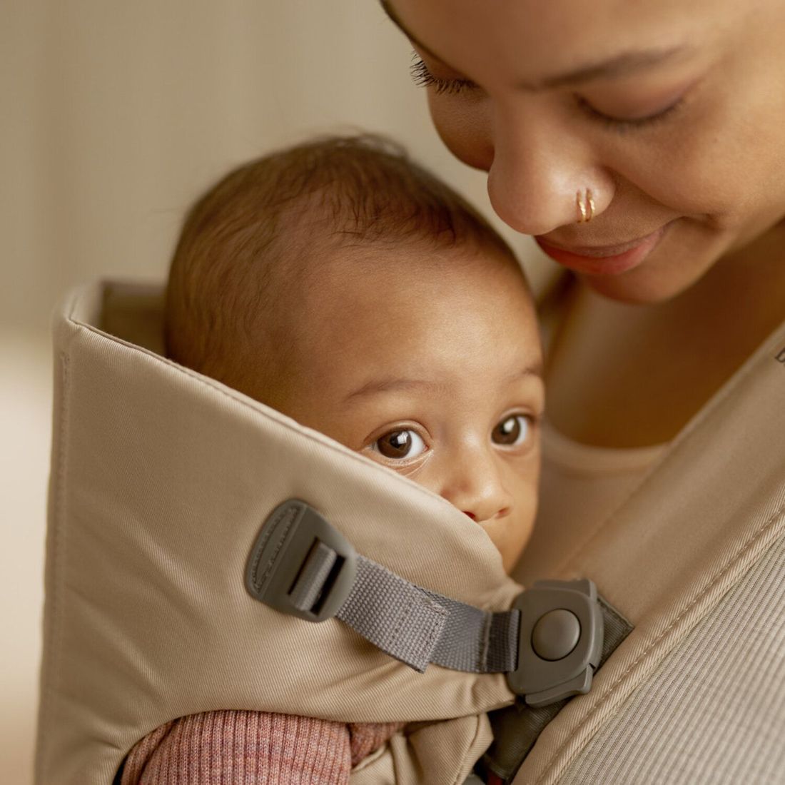 Porte-bébé Mini Tissé beige (BabyBjörn) - Image 5