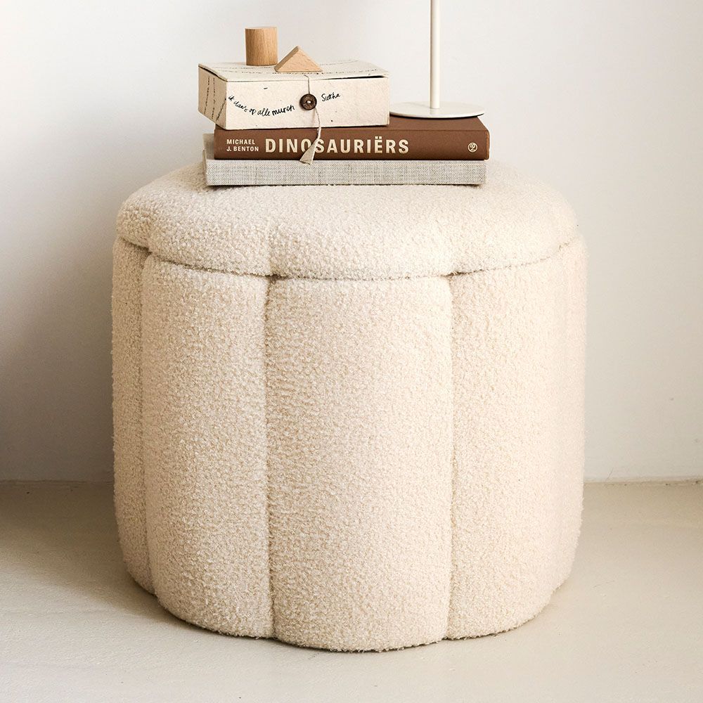Petite Amélie | Pouf de rangement Fleur XL | Beige | Pouf coffre polyvalent et design pour le salon ou la chambre avec un format généreux (Petite Amélie) - Couverture