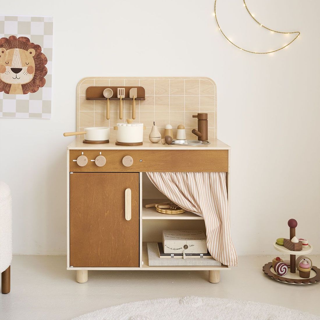 Petite Amélie cuisine en bois enfant | matériaux contreplaqué | beige marron et noyer | 12 accessoires inclus | design durable et naturel (Petite Amélie) - Image 6