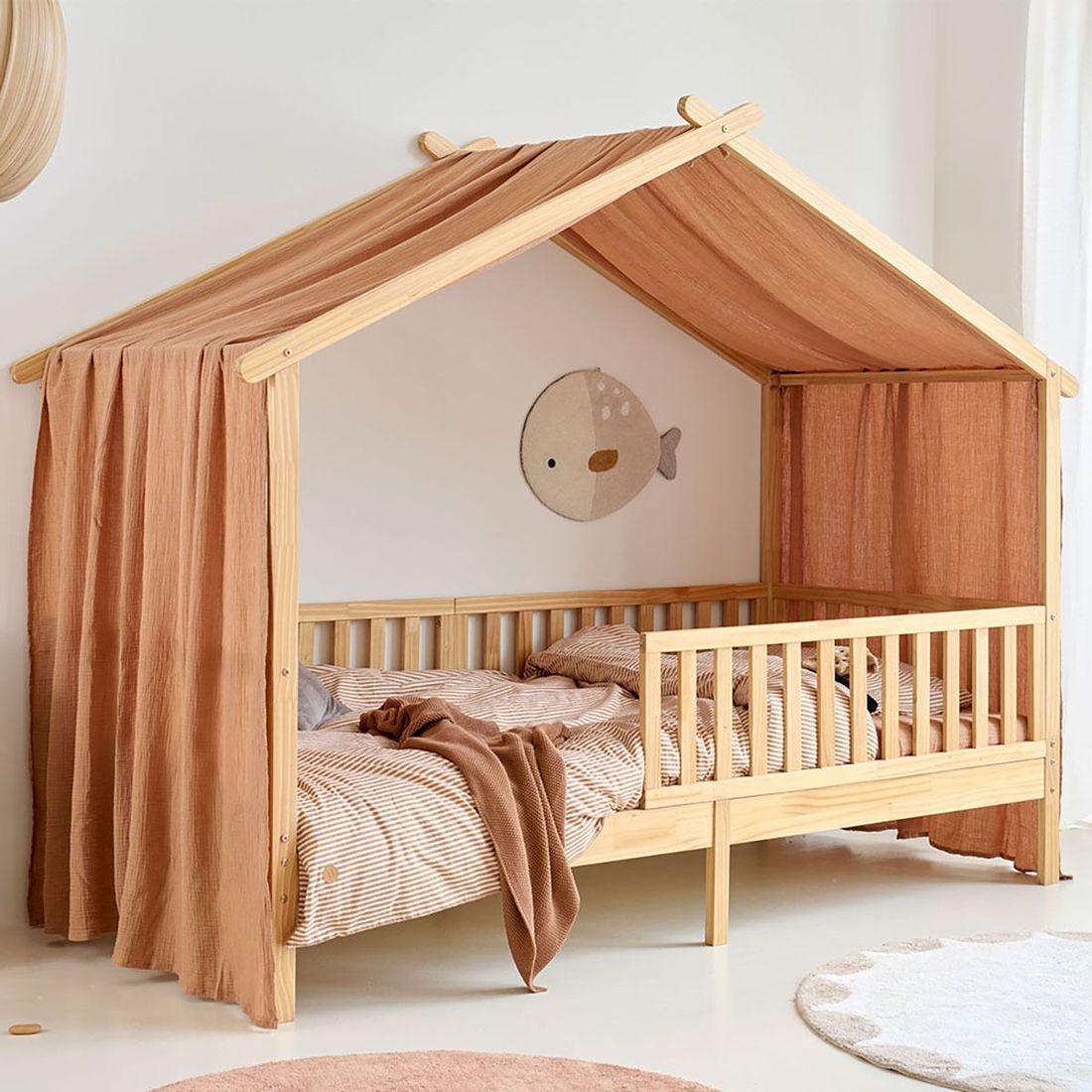 Petite Amélie | Drap-housse bébé | Coton biologique GOTS | Beige et Caramel | 70x140 cm pour matelas de 16 cm d'épaisseur (Petite Amélie) - Image 5