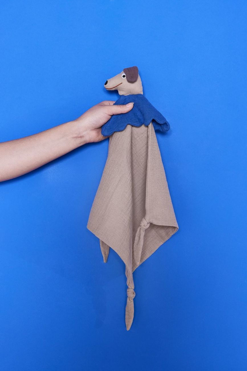 Doudou chien marron en coton biologique H38x36cm (Oyoy Mini) - Image 3