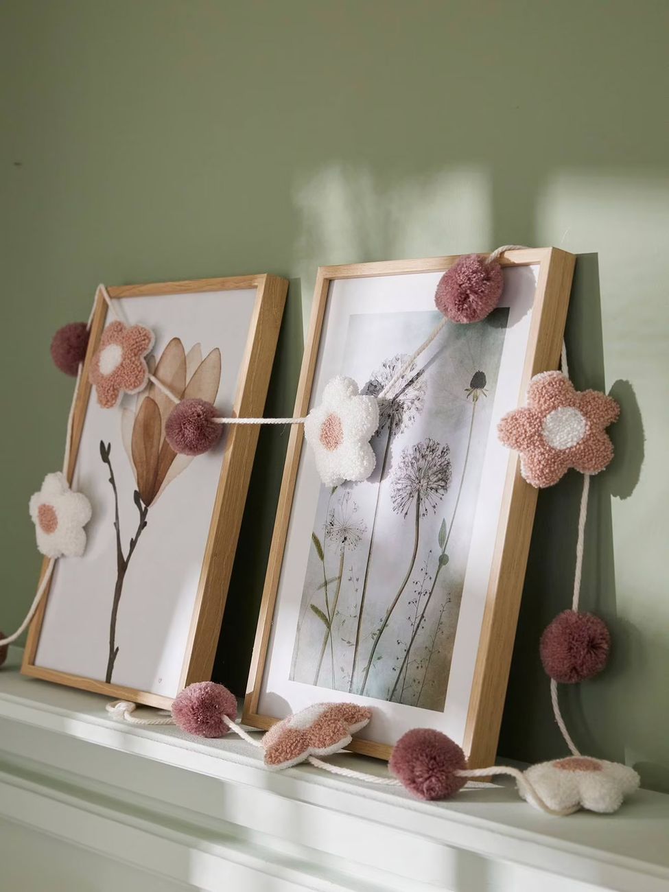 Guirlande fleurs et pompons rose imprimé (Vertbaudet) - Couverture