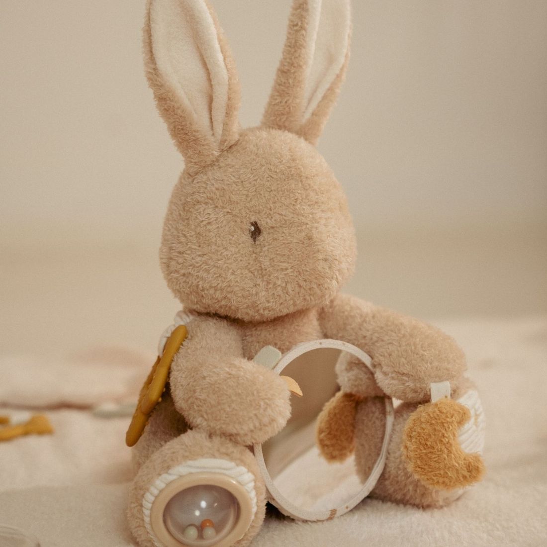 Peluche d'activités Lapin Newborn (Little Dutch) - Image 6