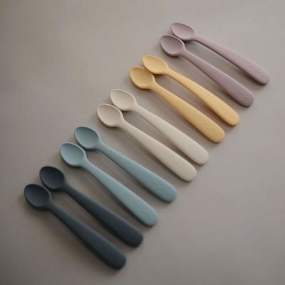 Lot de 2 cuillères en silicone Tradewinds (Mushie) - Image 2