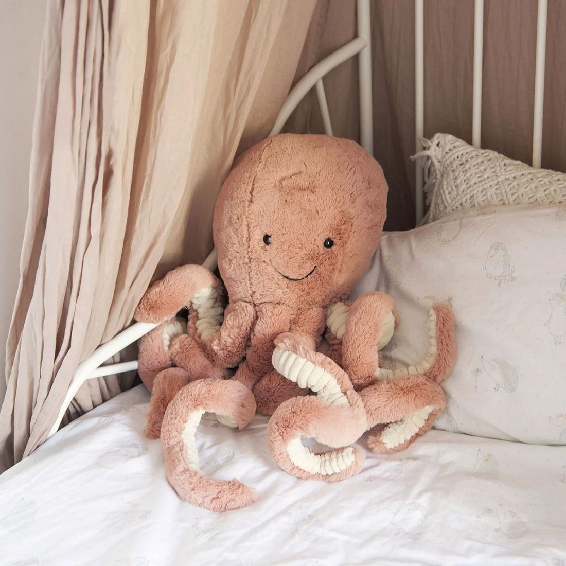Peluche Pieuvre Odell Jellycat - Doudou XXL Ultra Doux Tentacules Faciles à Saisir - Sécurité EN71 - M - Rose - M - Rose (Jellycat) - Image 7