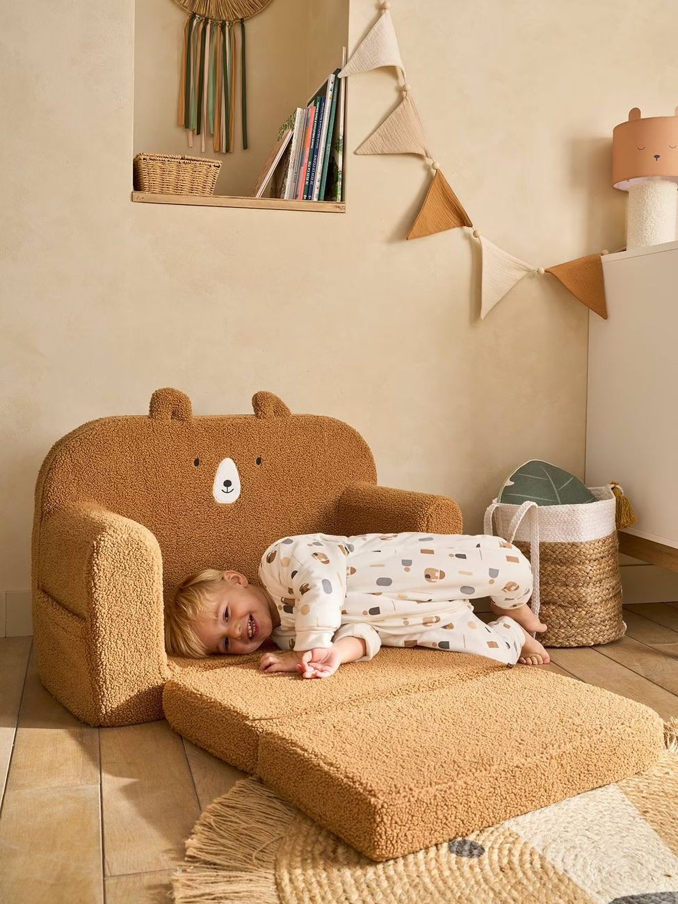Canapé convertible en mousse et sherpa OURSON camel (Vertbaudet) - Image 2