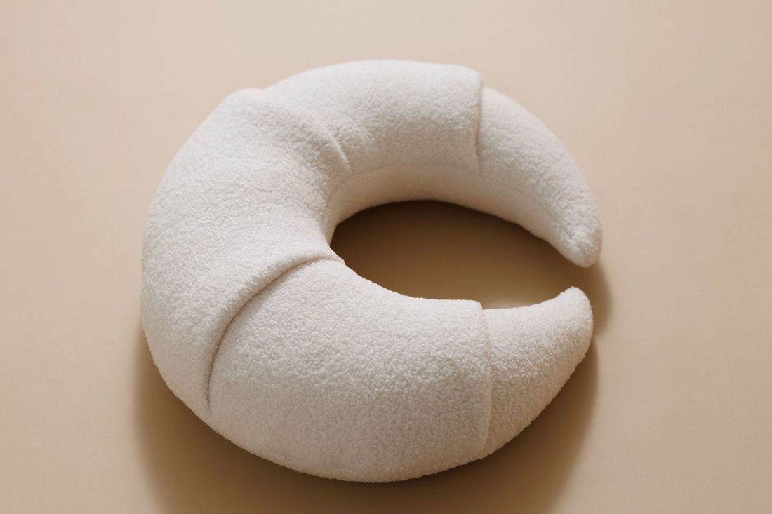 - Coussin d'Allaitement Croissant - Vanille Bouclé - list: Blanc|Vanille (Mon Lit Cabane) - Image 5