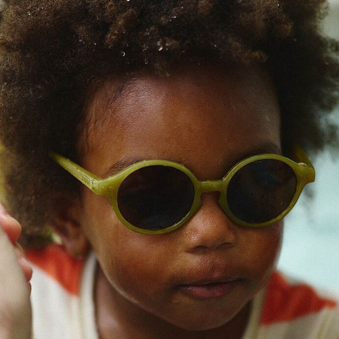 Lunettes de Soleil Baby #D 0/3 Ans - Glossy Kaki (IZIPIZI) - Image 1