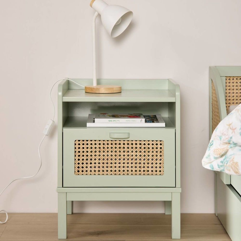 Table de chevet effet bois et cannage vert sauge (CAMIF) - Couverture