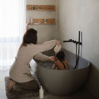 Gobelet de rinçage pour le bain Shifting Sand (Mushie) - Image 2