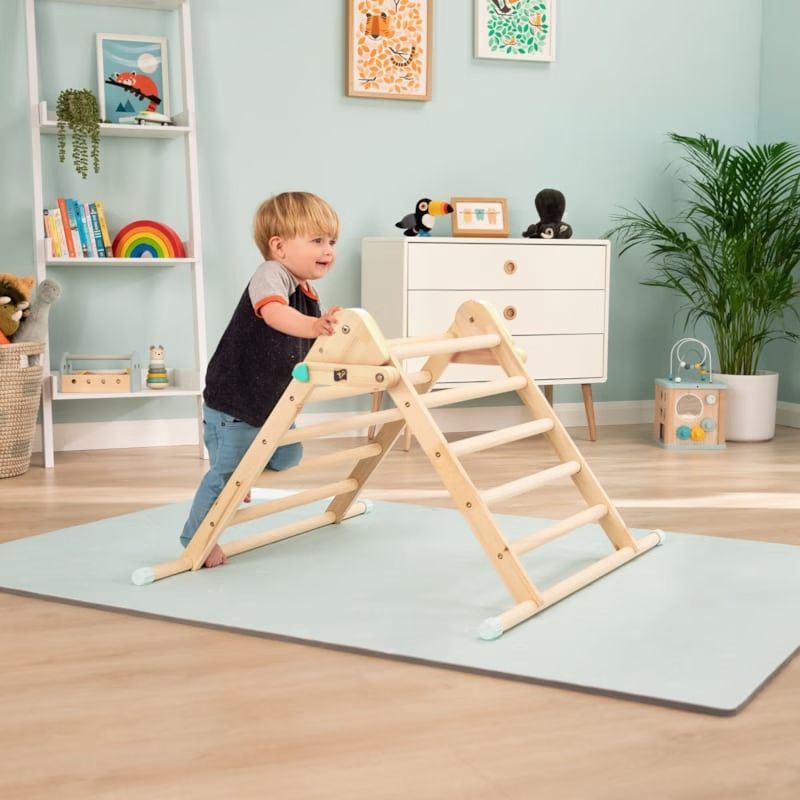 Triangle d'escalade pliable montessori en bois fsc® pour enfant dès 1 an (Active Tots) - Couverture