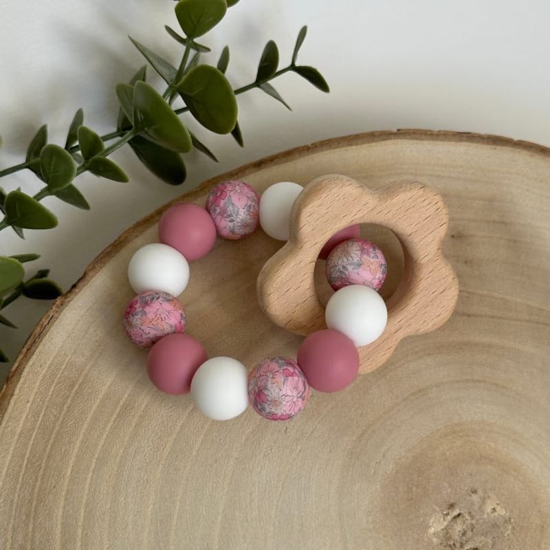 Hochet bois et silicone fleur (Mawen Materne) - Image 1