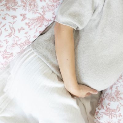 Coussin de maternité Toile de Jouy (Tartine et Chocolat) - Image 3