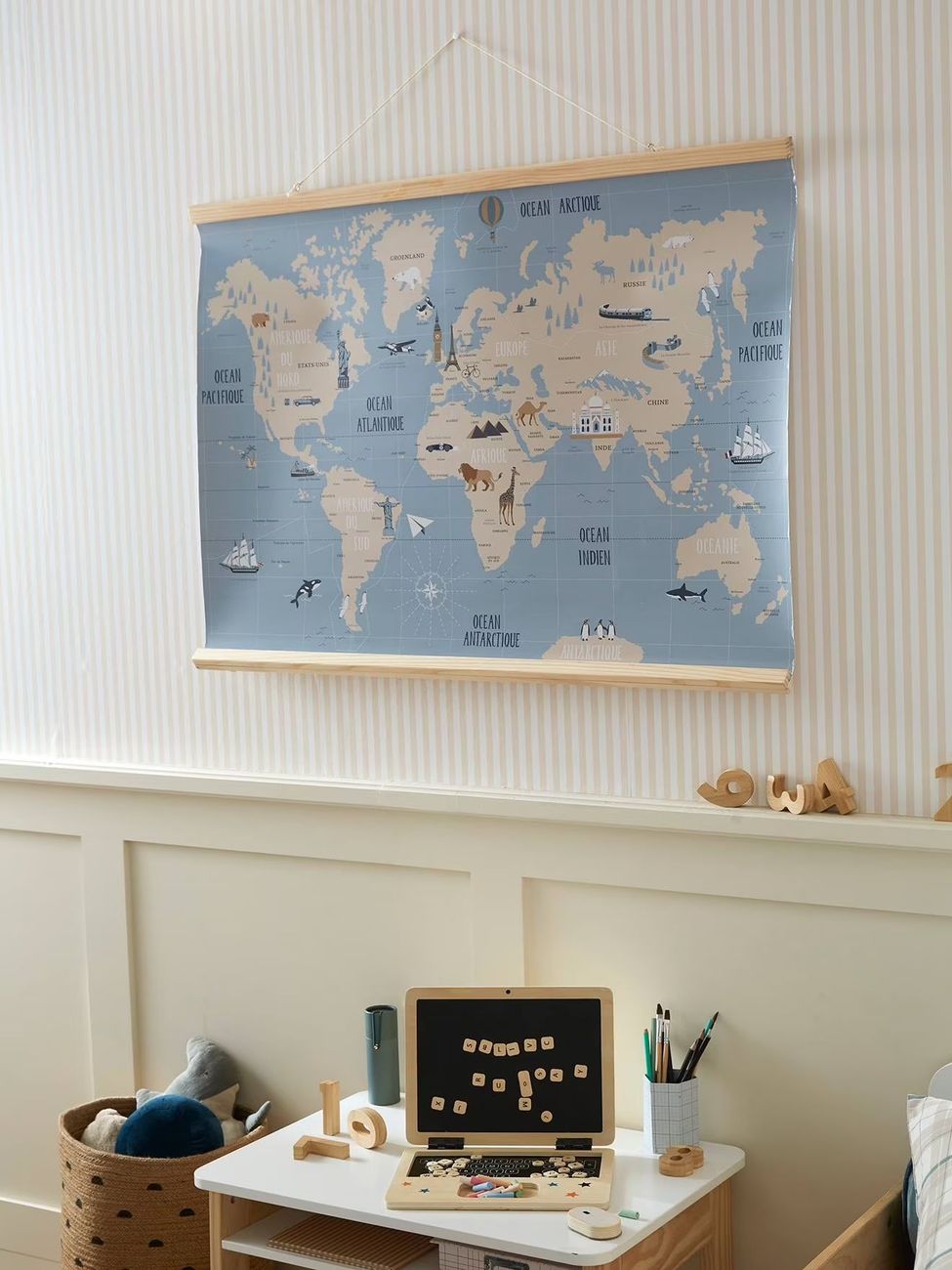 Carte du Monde mappemonde murale papier bleu (Vertbaudet) - Couverture