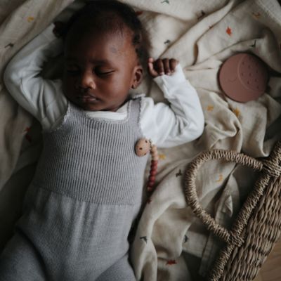 Attache sucette Eva Redwood (Mushie) - Image 3