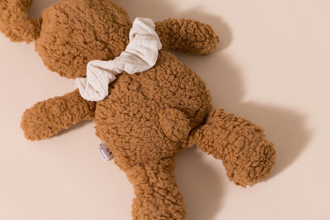 - Doudou Bouclé Lapin Caramel - Marron (Mon Lit Cabane) - Image 7
