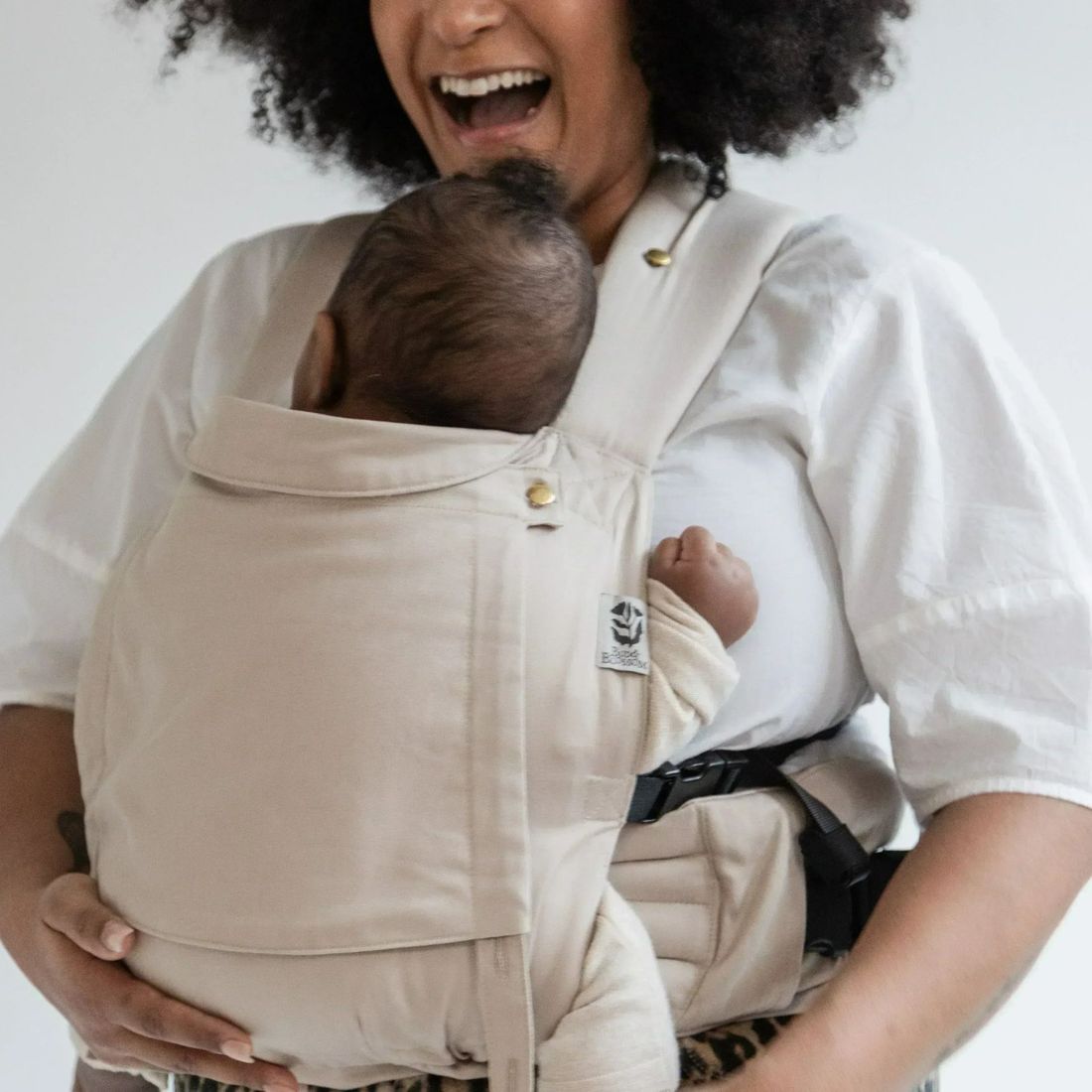 Porte-bébé Exquis Taupe (Bud & Blossom) - Image 1