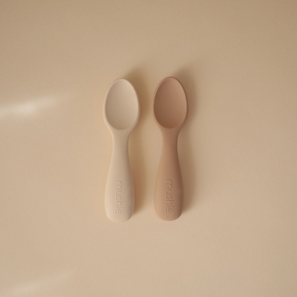 Lot de 2 cuillères bébé Natural-Shifting sand (Mushie) - Image 1