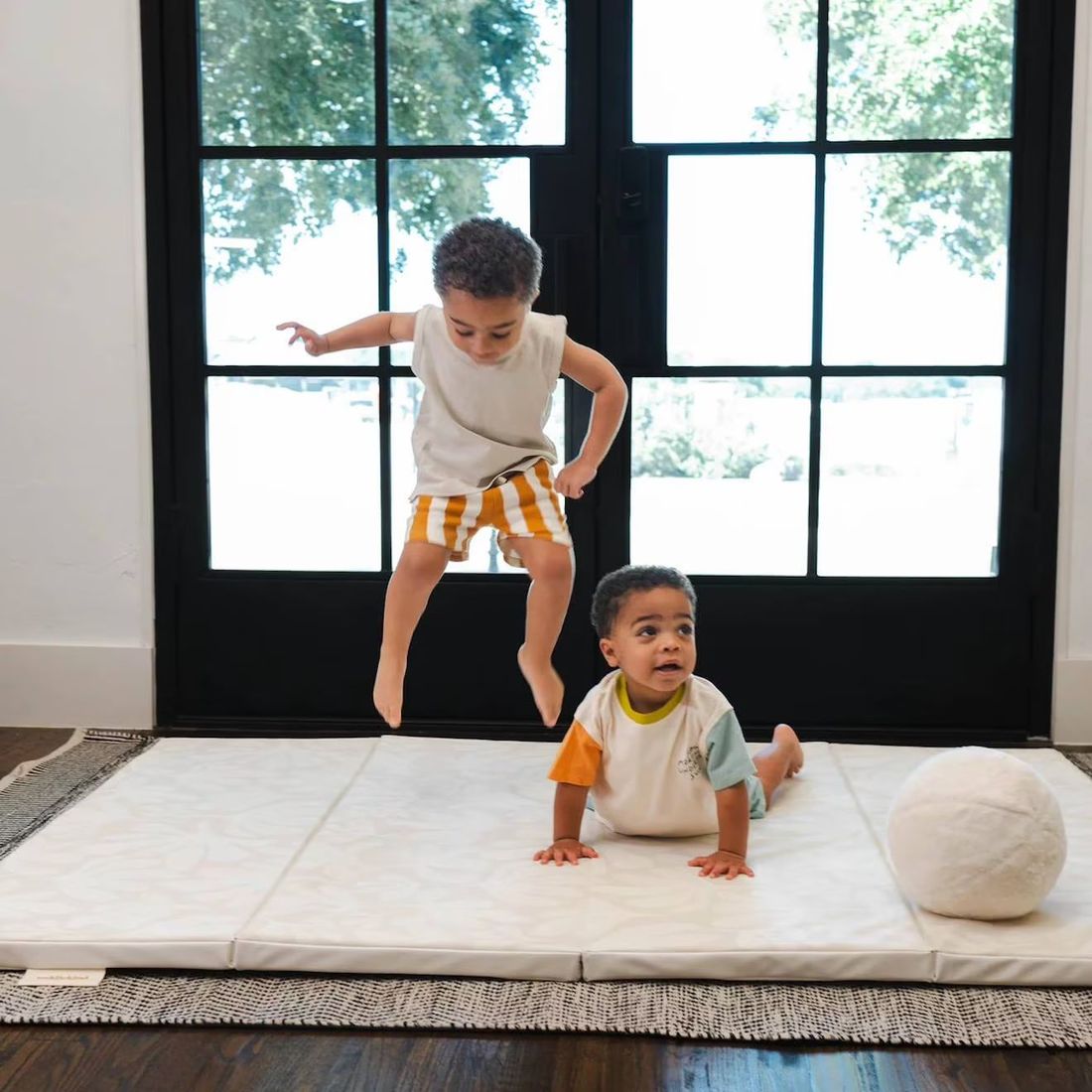 Tapis De Jeu Beige À Motifs (ToddleKind) - Image 1
