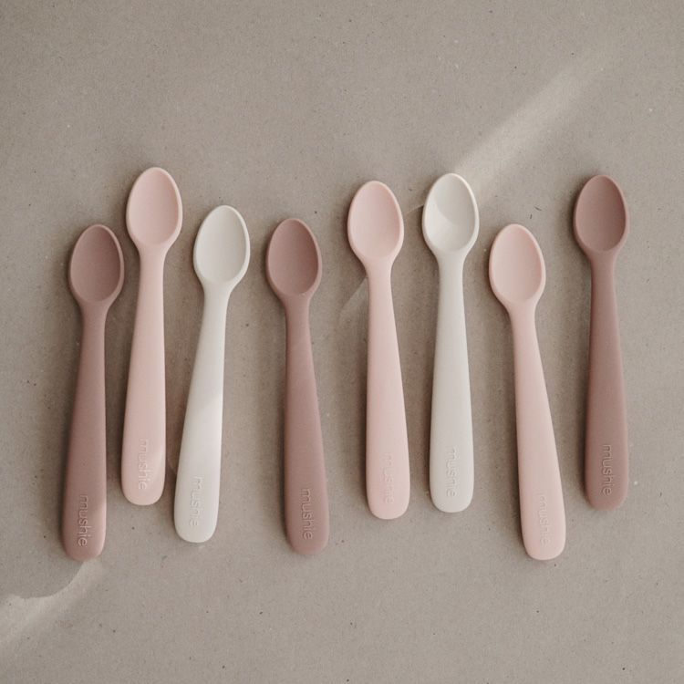 Lot de 2 cuillères en silicone Shifting sand-Blush (Mushie) - Image 3