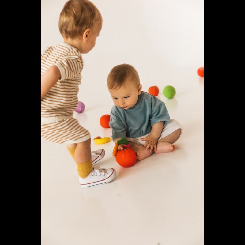 Balle bébé tomate (Oli and Carol) - Image 4