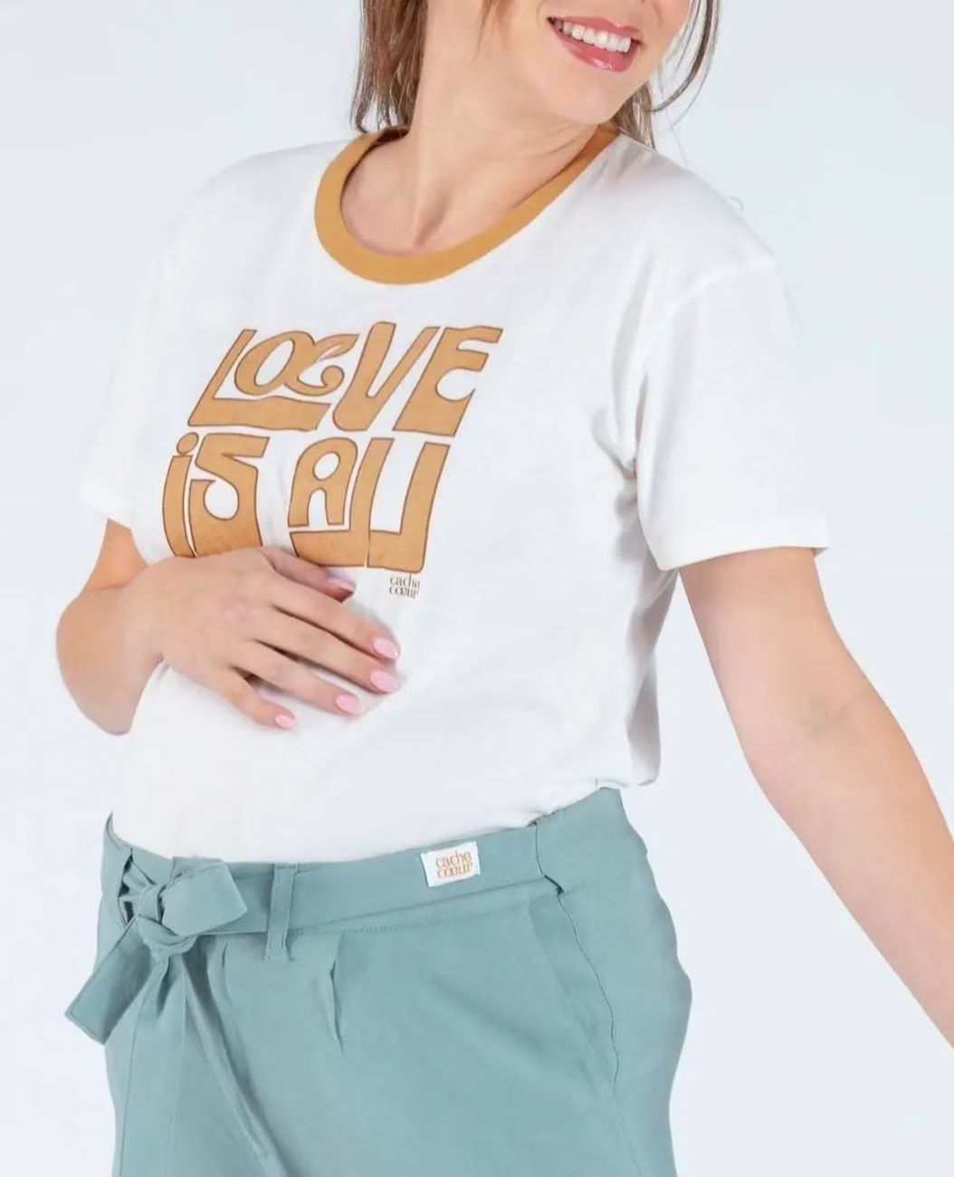 T-shirt De Grossesse Love Is All Ivoire (Cache Coeur) - Couverture