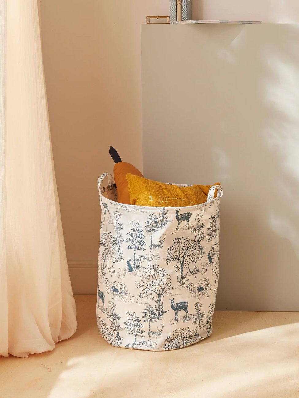 Bac de rangement rond esprit toile de Jouy (Cyrillus) - Couverture