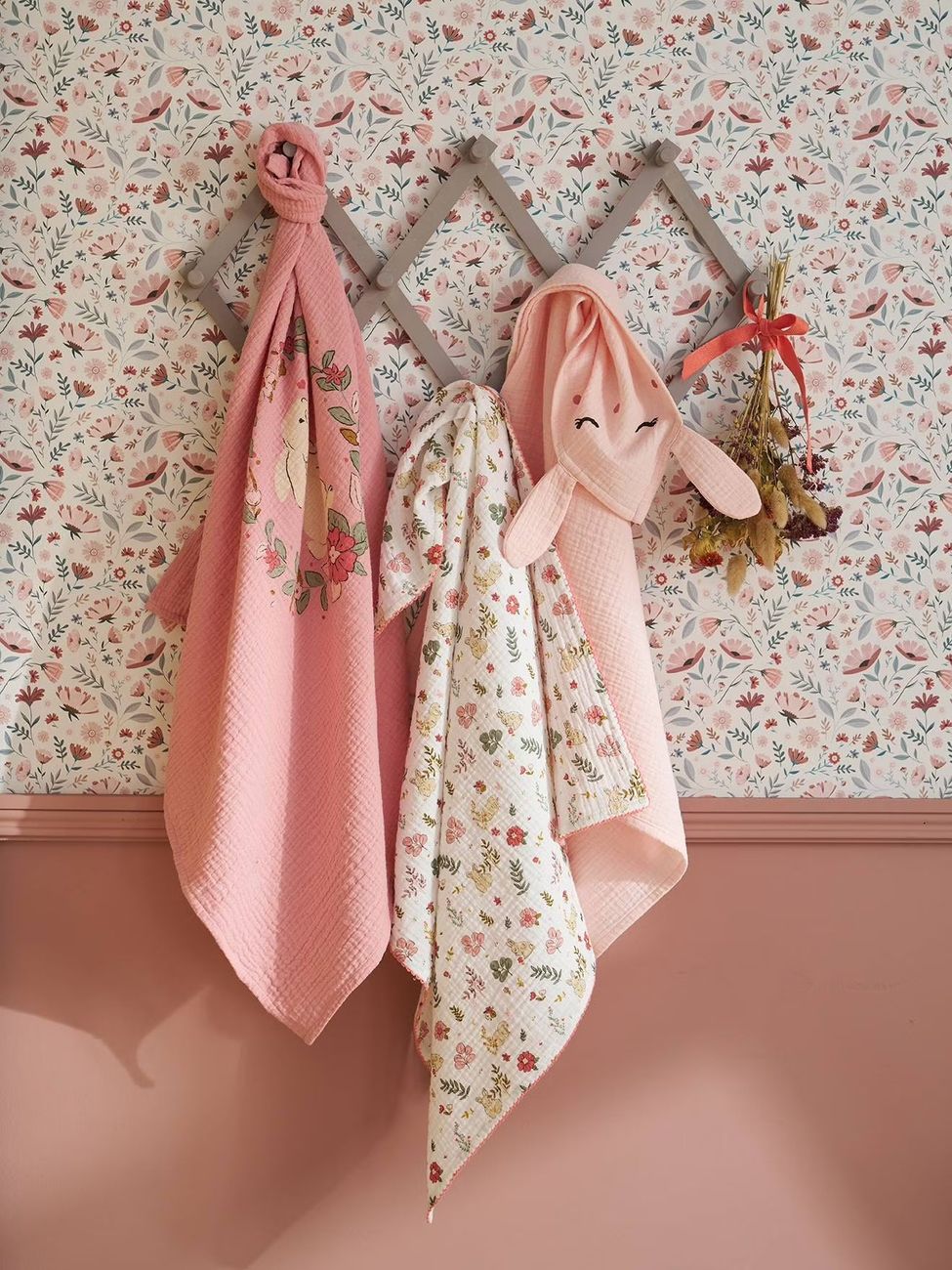 Lot de 3 langes en gaze de coton LAPIN ENCHANTÉ lot rose (Vertbaudet) - Couverture