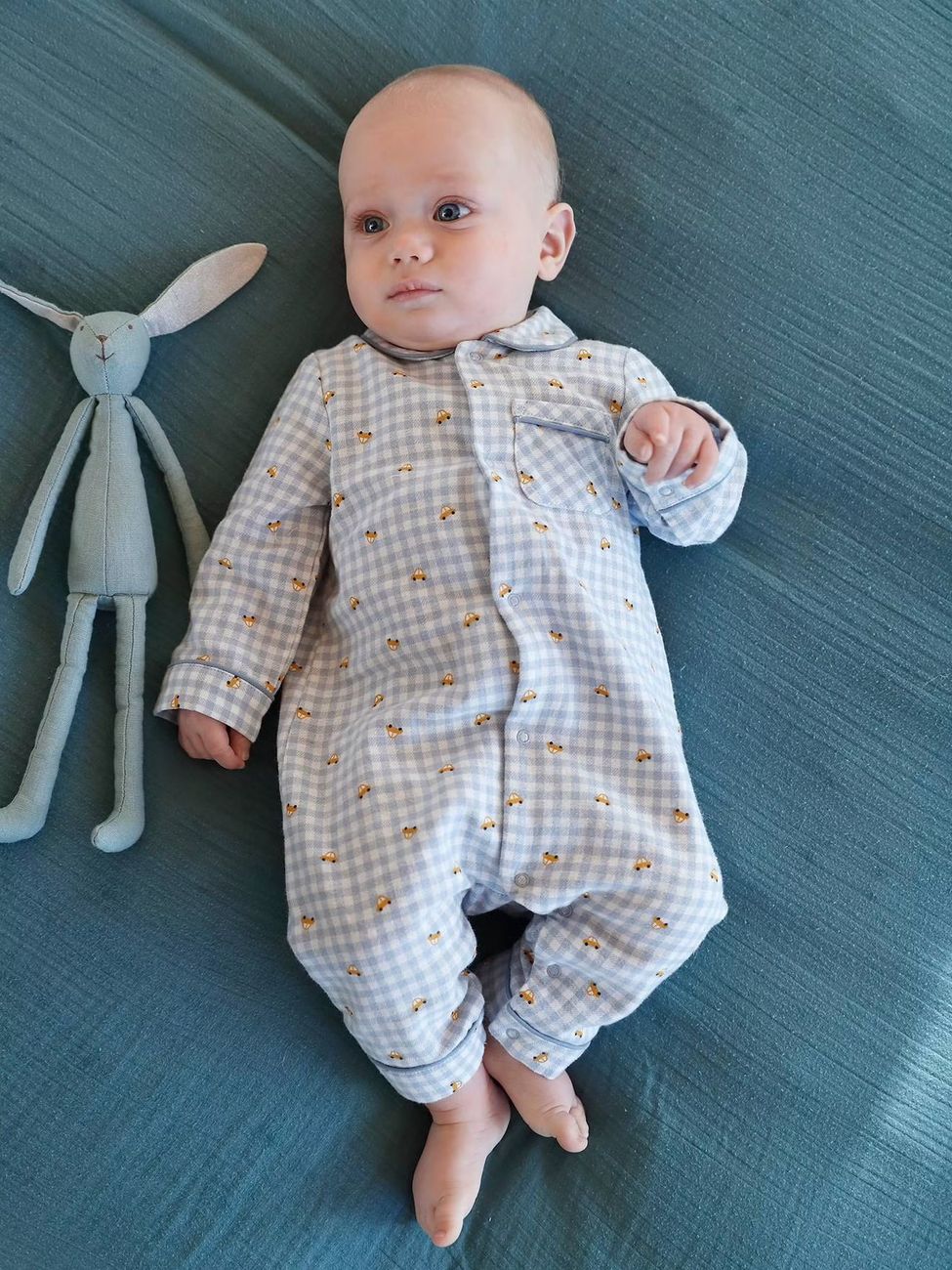 Pyjama bébé en flanelle de coton ouverture naissance carreaux ivoire (Vertbaudet) - Couverture