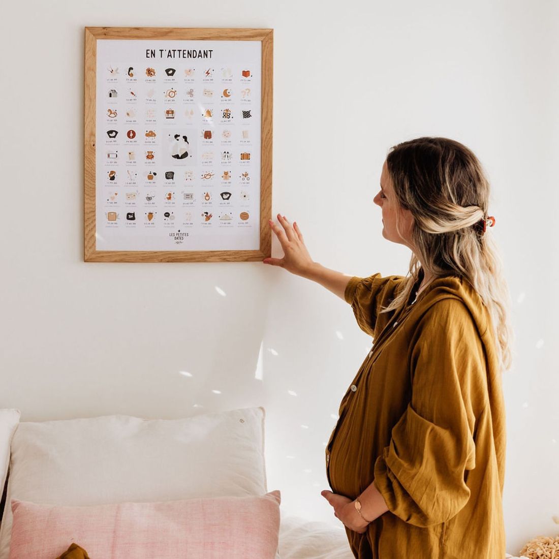 Affiche En t’attendant Originale claire Maman et Papa (40x50 cm) (Les Petites Dates) - Image 6