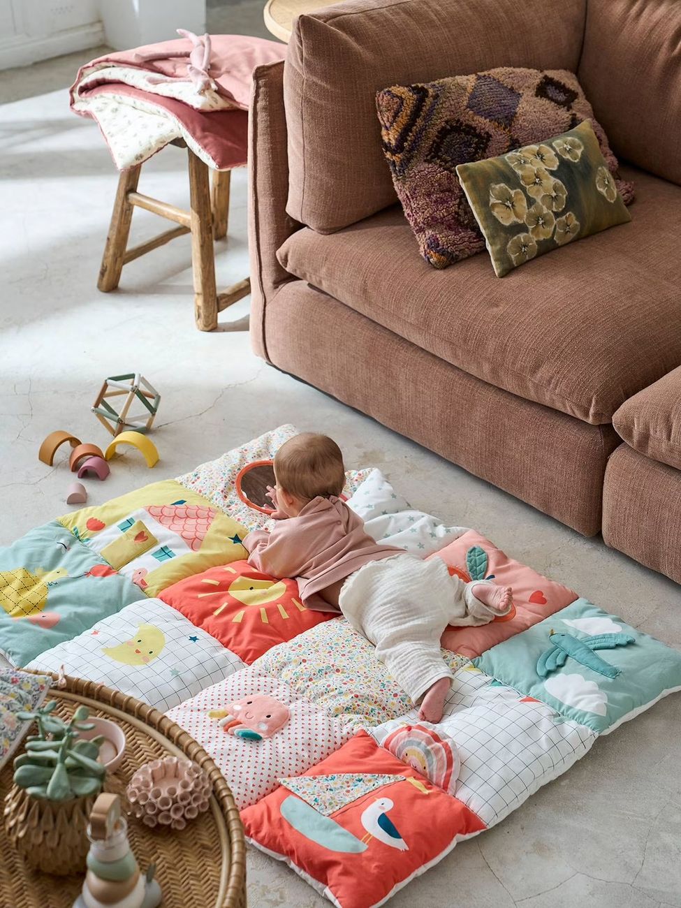 Tapis d'éveil moelleux et ludique croque la vie (Vertbaudet) - Couverture