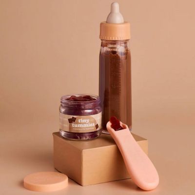 Coffret repas petit pot et biberon magiques pour poupée Chocolat (Tiny Harlow) - Image 2