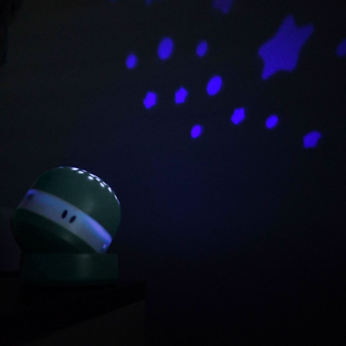 Veilleuse nomade Pixie Projector Vert Sauge (Béaba) - Image 8