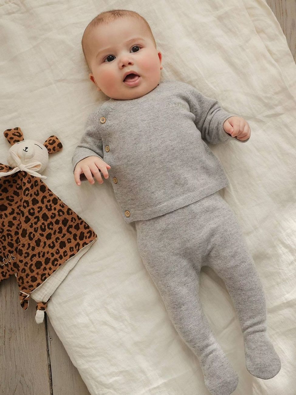 Ensemble naissance pull pantalon laine et cachemire personnalisable gris chiné (Envie De Fraise) - Image 1