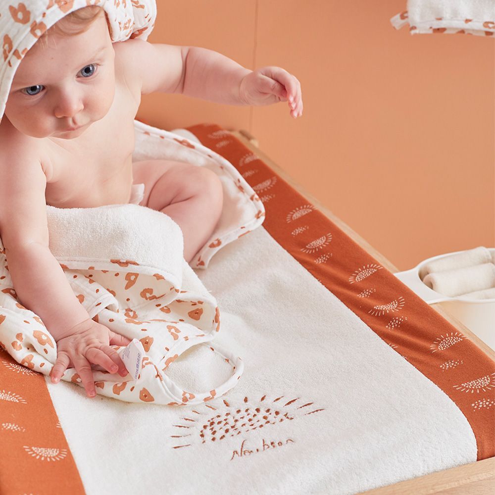 Babou & Kendi Matelas à langer avec housse élastique en éponge (Noukie's) - Image 1