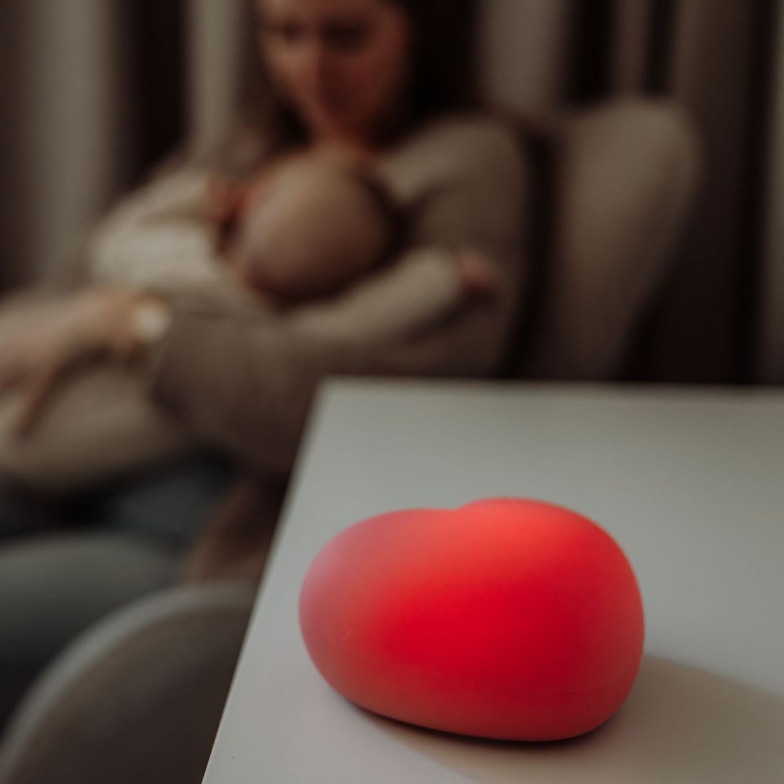 Veilleuse d’allaitement tactile Ruby vieux rose (FLOW) - Image 6
