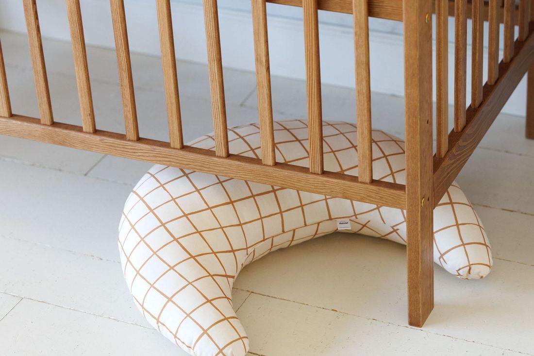 - Coussin d'Allaitement Vichy Caramel - Camel (Mon Lit Cabane) - Image 1