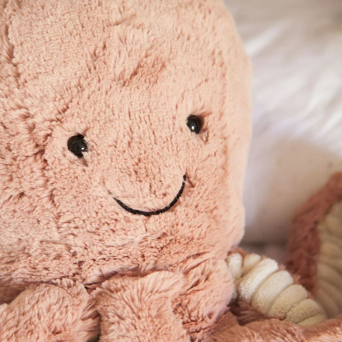 Peluche Pieuvre Odell Jellycat - Doudou XXL Ultra Doux Tentacules Faciles à Saisir - Sécurité EN71 - M - Rose - M - Rose (Jellycat) - Couverture