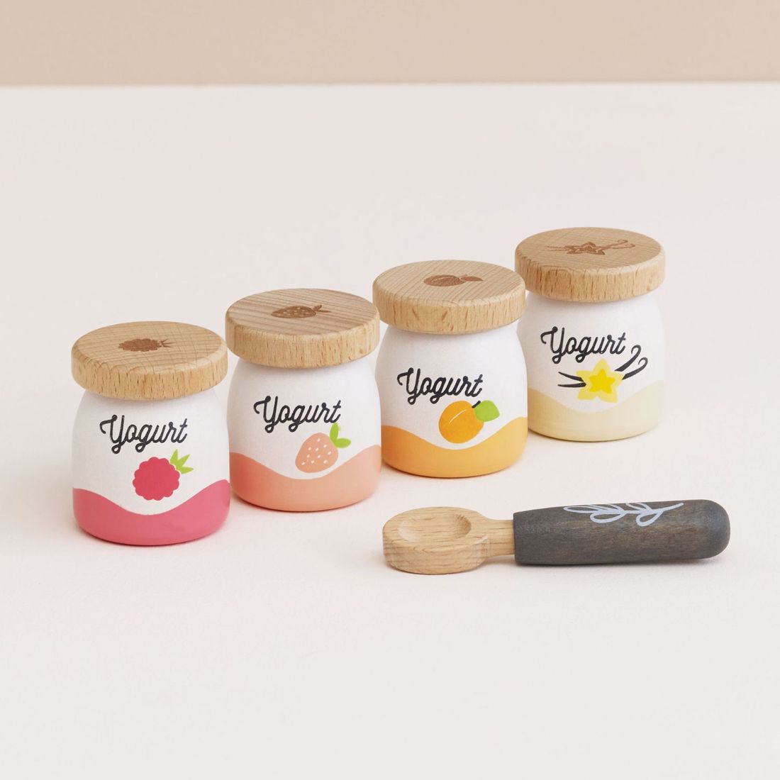 Pack de 4 yaourts et cuillère en bois FSC (Le Toy Van) - Image 6