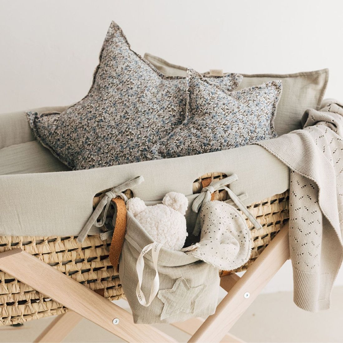 Couffin souple en osier avec anses en cuir (Babyshower) - Image 5
