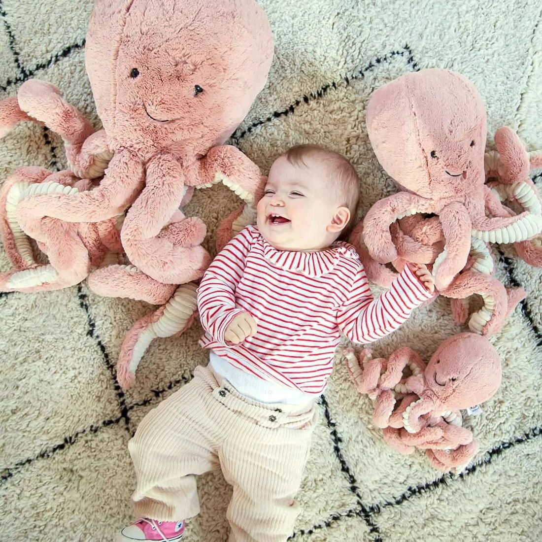 Peluche Pieuvre Odell Jellycat - Doudou XXL Ultra Doux Tentacules Faciles à Saisir - Sécurité EN71 - M - Rose - M - Rose (Jellycat) - Image 4