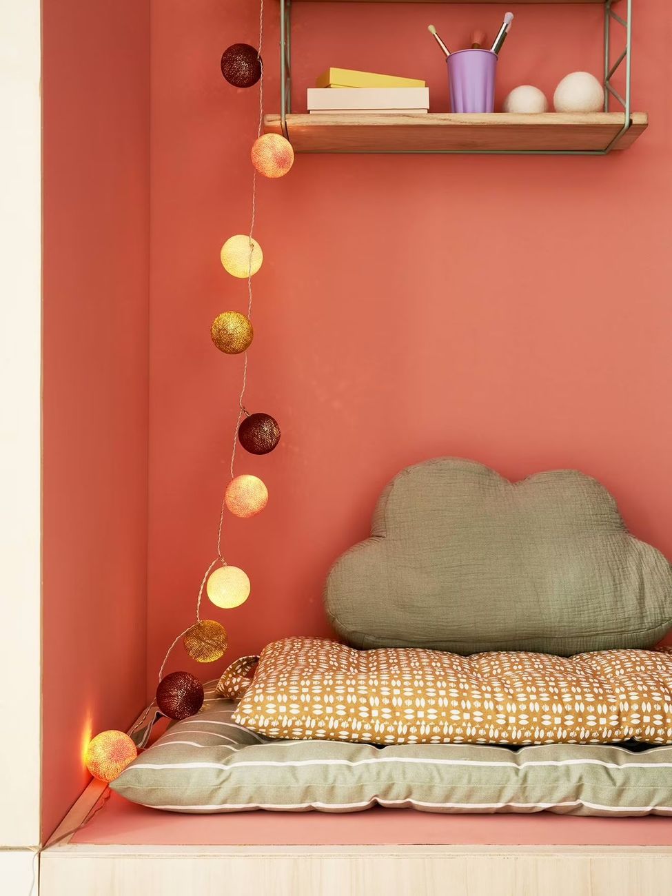 Guirlande boules lumineuse avec interrupteur rose (Vertbaudet) - Image 1